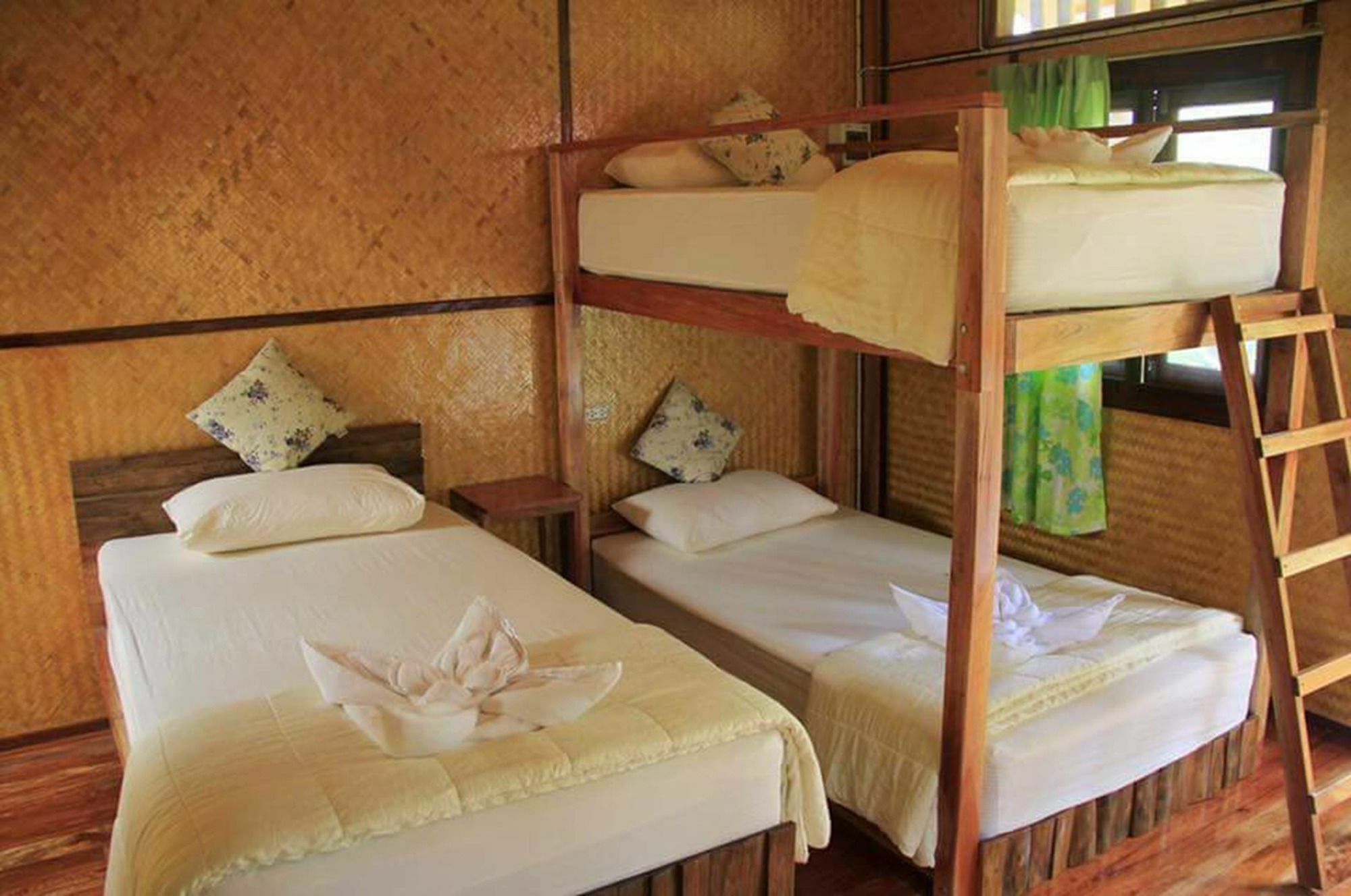 Bansuanphutarn Hotel Ban Pha Saeng Lang Eksteriør billede